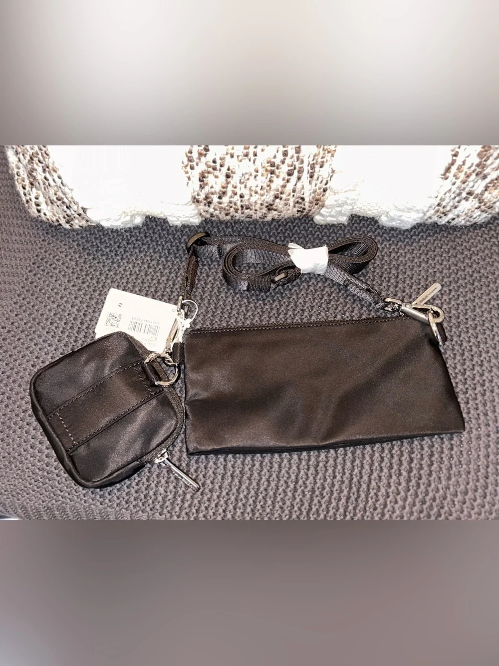 Lululemon Dual Pouch Sling black NWT